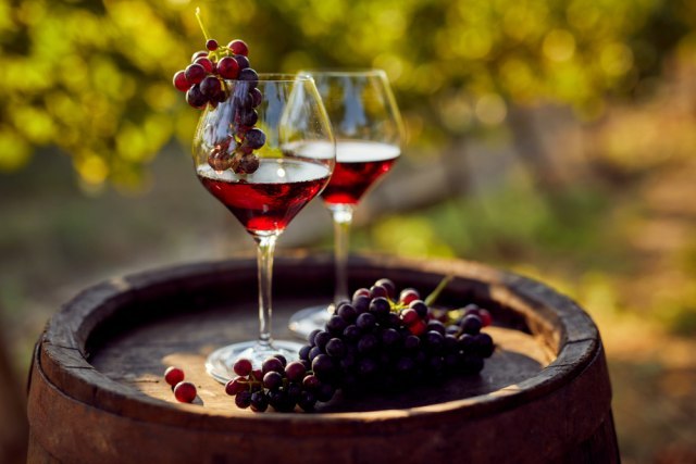 Stručnjaci razbili mit o kojem se decenijama priča: Da li je čaša vina dnevno dobra za zdravlje?